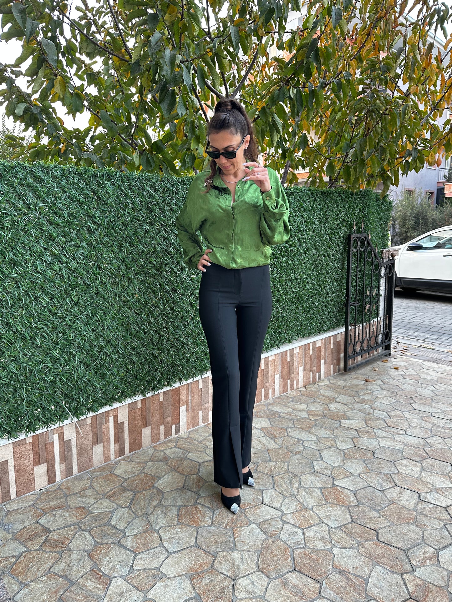 Yakası Taş İşlemeli Yarasa Kol Bluz - Lagün Moda