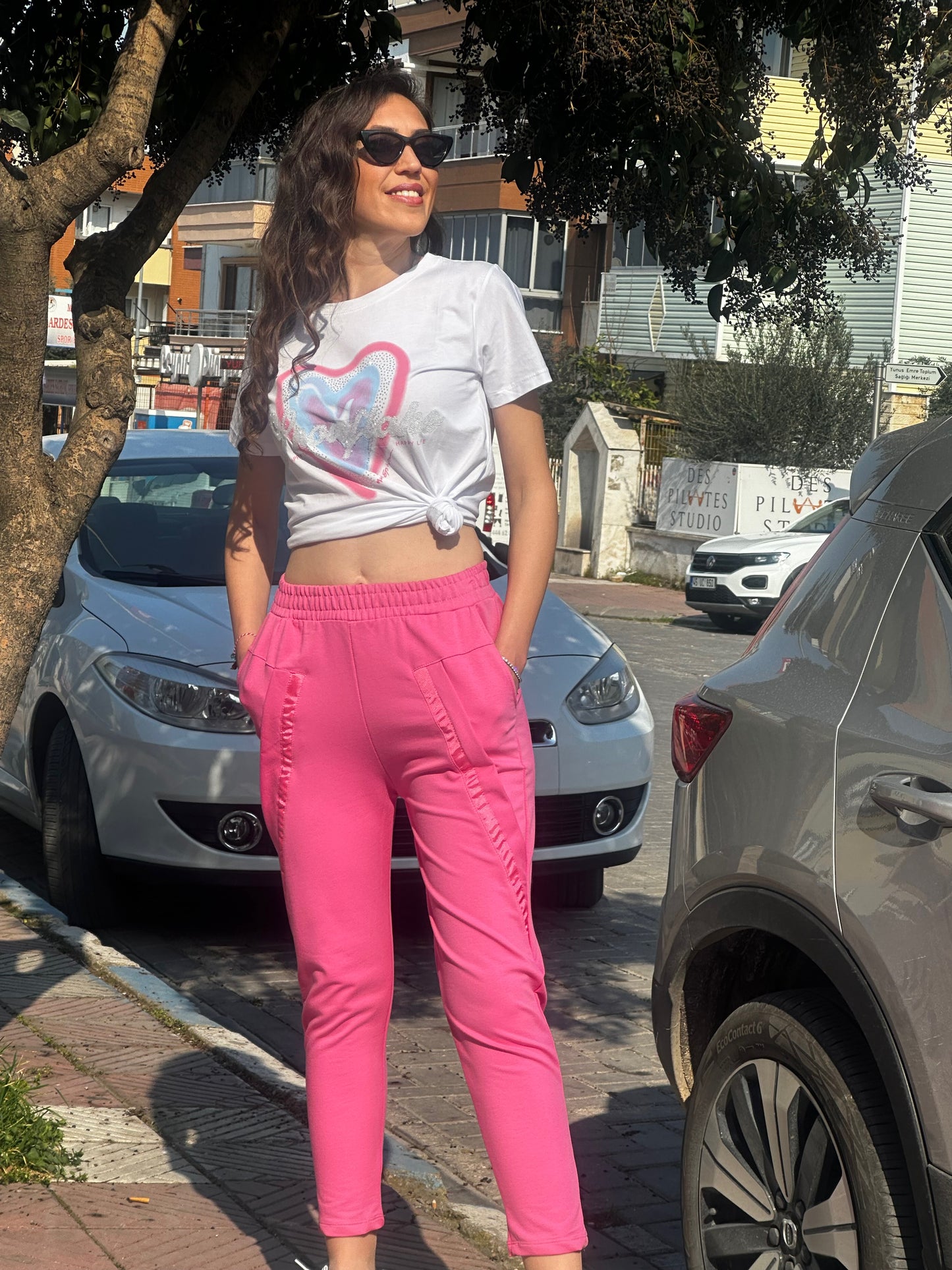 Beyaz Kabartma Desenli Basic Tshirt - Lagün Moda