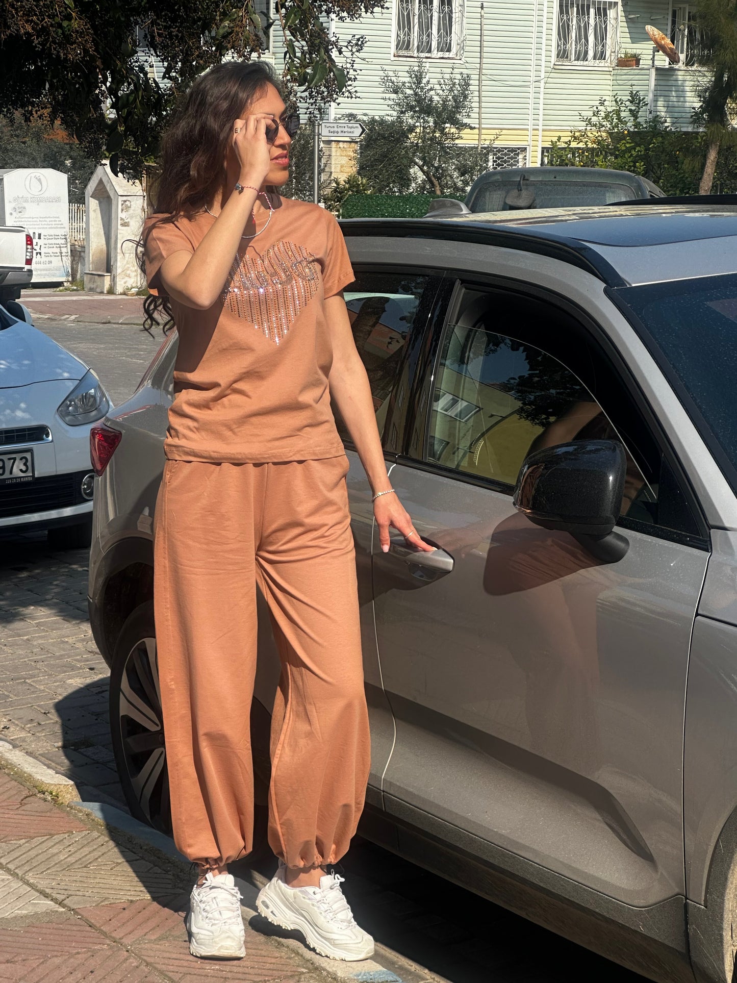 Vizon Renk Taş İşleme Detaylı Tshirt - Lagün Moda